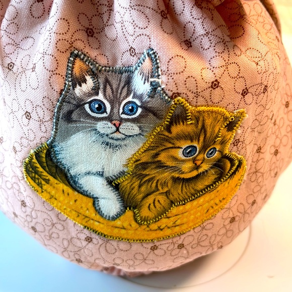 Handcrafted one of a kind tea Cosy . 100% quality cotton. Reversible medium size - Picture 4 of 5